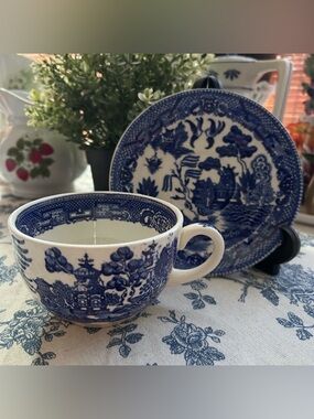 🫐Vintage “Blue Willow” Patterned Teacup & Saucer